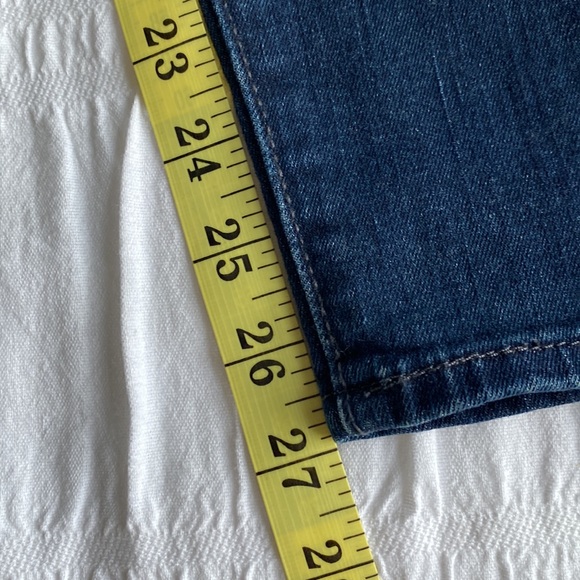 Levi’s Signature dark denim jeans. Mid rise Skinny. Size 28. Length 27” - Picture 9 of 9